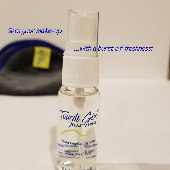 Cosmetics in - Picture 1 of 4